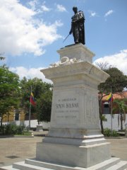 26-Statue Simon Bolivar